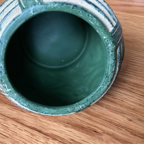 Claire Burke Pot/ Vase - Picture 8 of 11